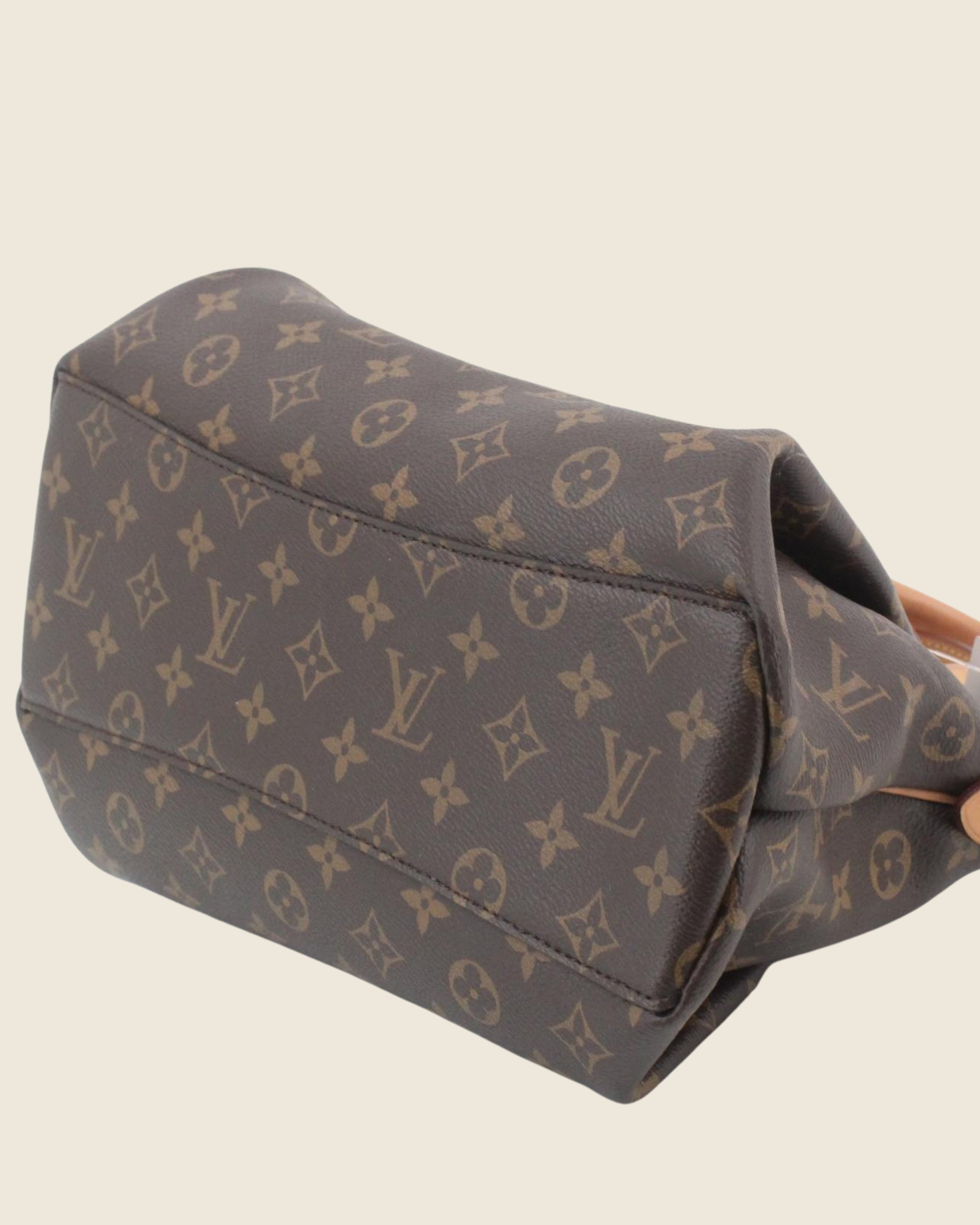 Tweedehands Louis Vuitton monogram canvas tas detail onderkant