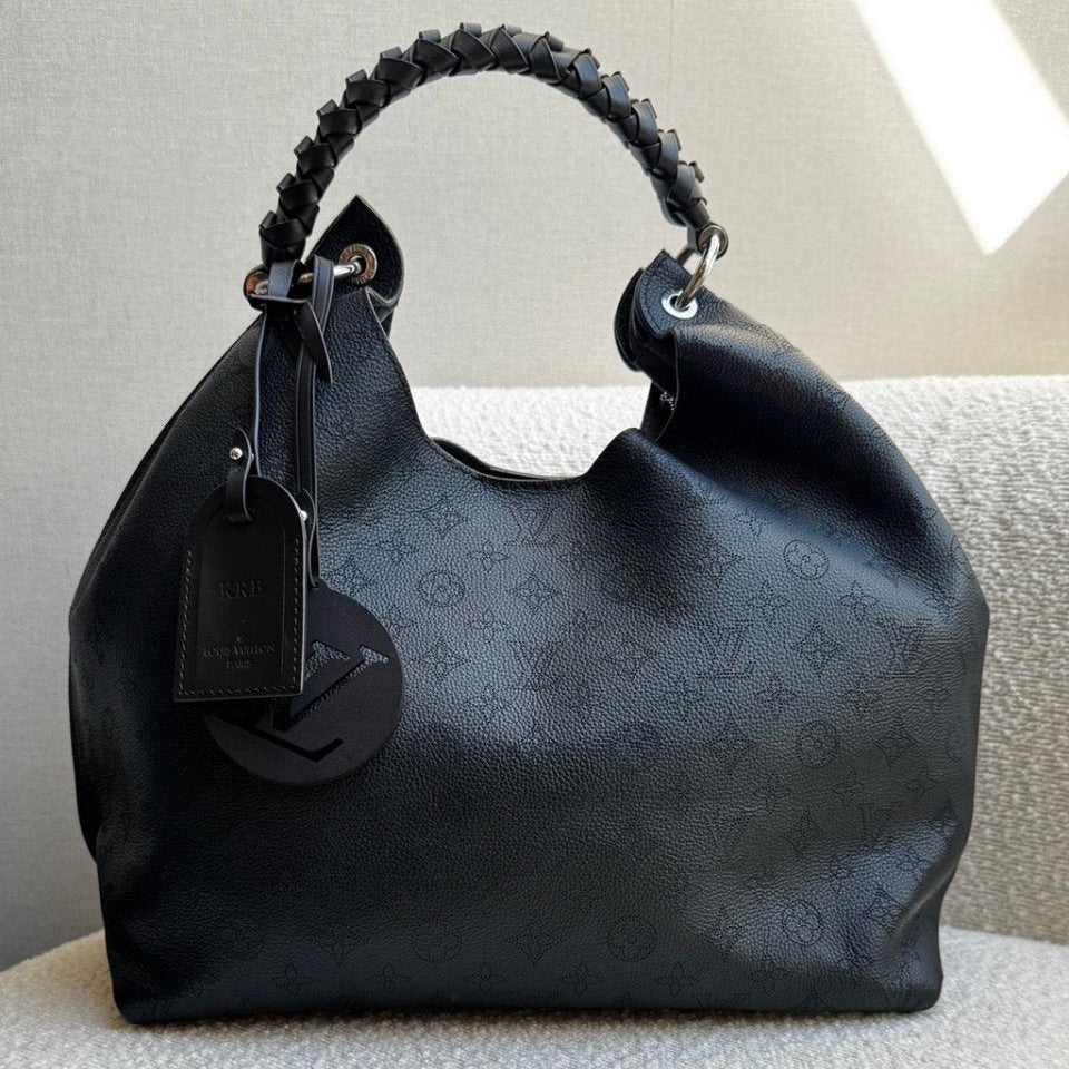 Louis Vuitton - Carmel Hobo Bag Zwart - Preloved Pieces