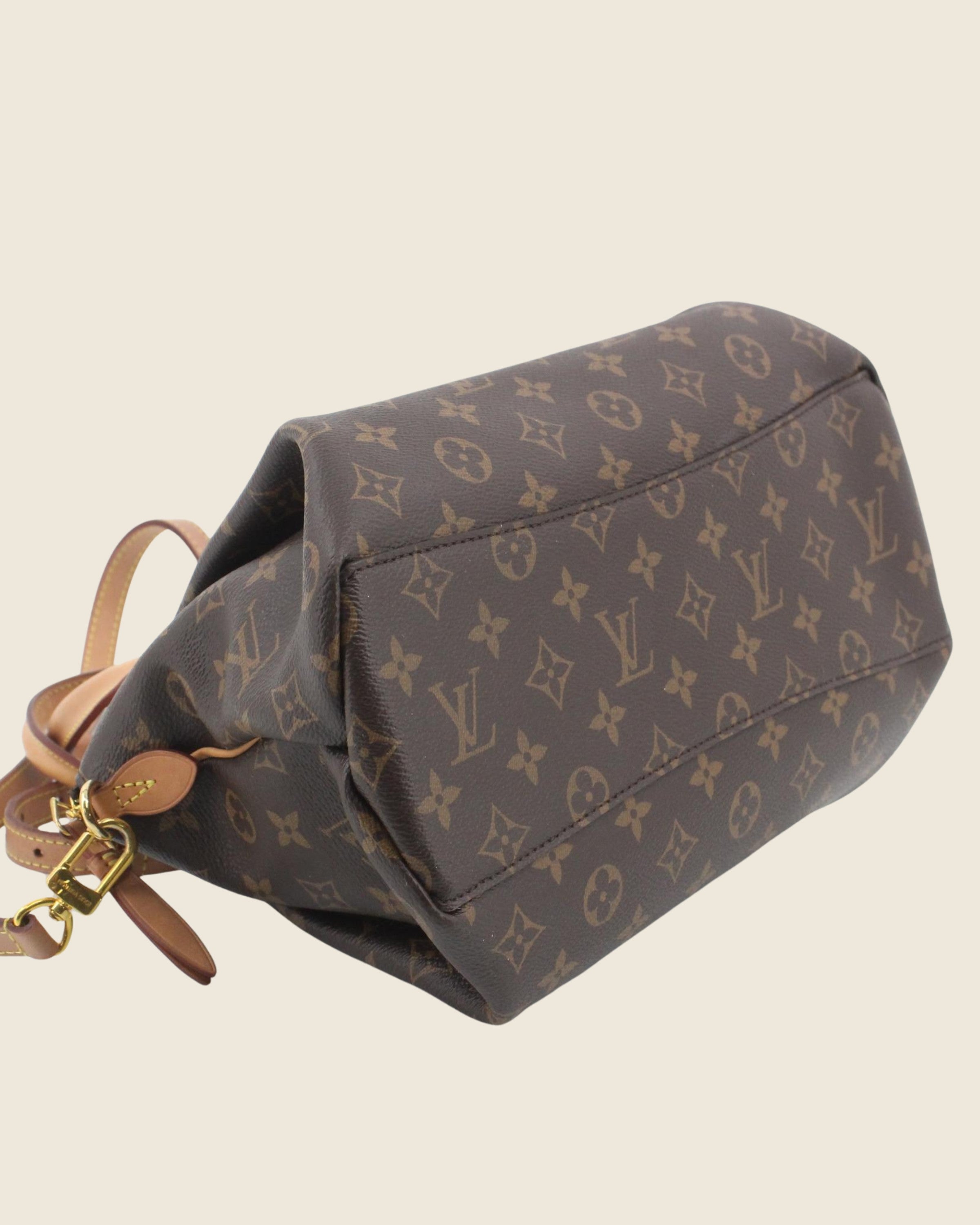 Tweedehands Louis Vuitton canvas bag onderkant
